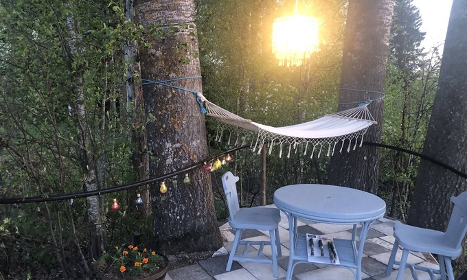 Avesta House | Relaxing Treehouse Magpies Nest with Bubble Pool Retreat