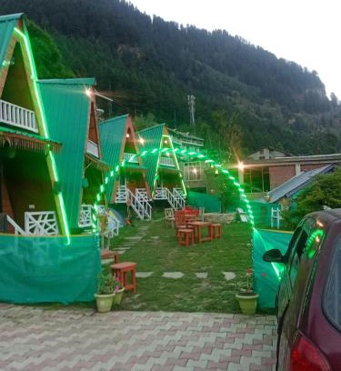 New Manali Ski Chalet | Treehouse near mall rd for 4 person
