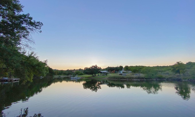 Graford House | Idyllic Treehouse on PK Lake - Ideal for Fishing Lovers
