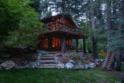 Sundance House | Enchanting Treehouse On The Stream in Sundance, Utah