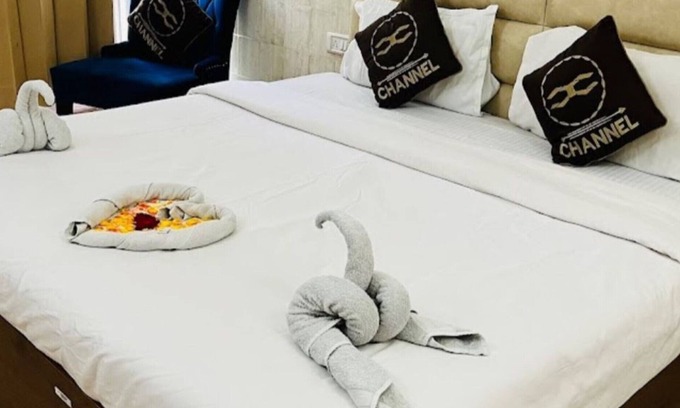 Kuthar Hotel | Budget-Friendly Treeoise Resort with Breakfast & Child Care