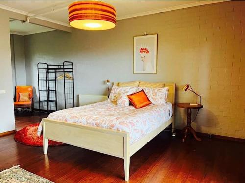 Silvan Apartment | Cozy Treetops Apartment for Two, Ideal for Families