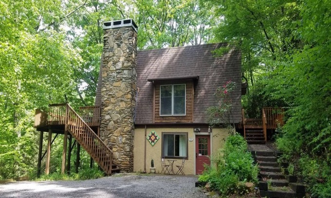 Burnsville House | Exceptional Treetops Lodge: Private Home in Mt. Mitchell