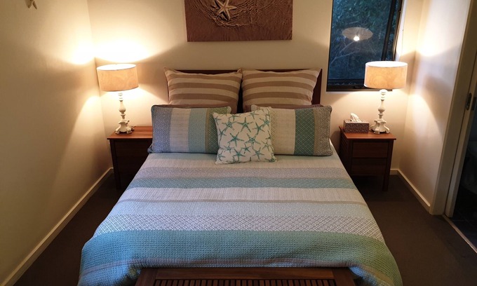 Rainbow Beach Apartment | Oceanfront Treetops Studio Apartment at Rainbow Beach Resort