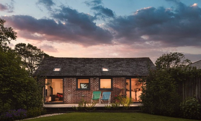 Holsworthy House | Cozy Trefoil Barn - Two Bedroom House, Ideal for Families