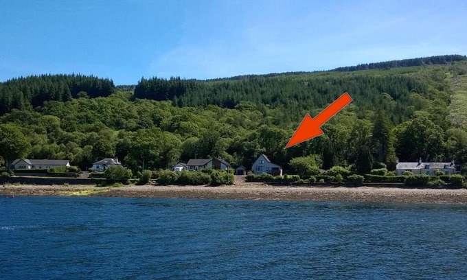 Cairndow House | Cozy Trefoil Holiday Home with Oceanfront Views