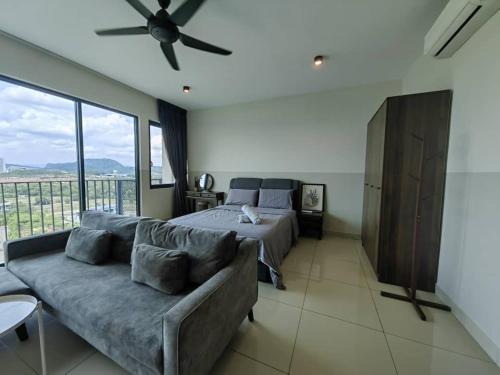 Shah Alam Apartment | Cozy Trefoil @ Studio: Family-Friendly with Pool Access