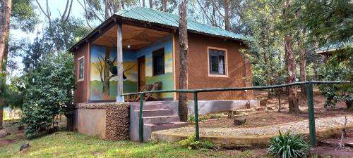 Luhizha Cabin | Pet-Friendly Retreat at Trekkers Tavern Cottages, Ruhija