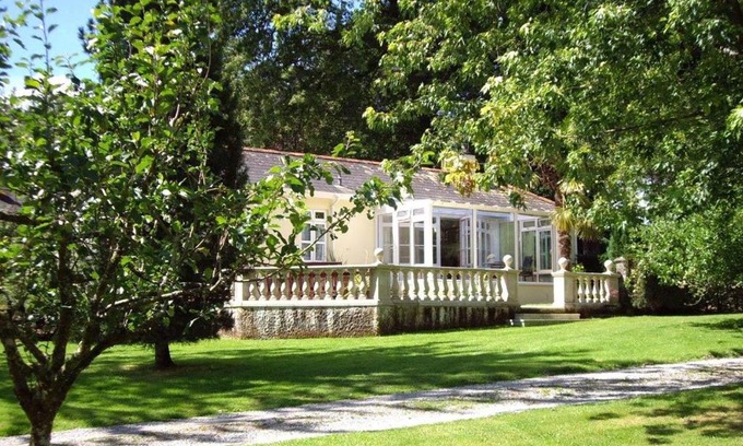 Bodmin House | Pet-Friendly Trelaze: 4-Star Stay with Perfect Reviews