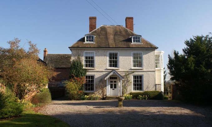 Wormbridge Bed & Breakfast | Child-Friendly Retreat at Trelough House B&B - Rated 9/10