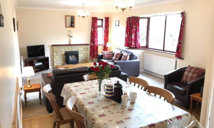 New Quay House | Guest Rated Trem y Mor with Family-Friendly Amenities