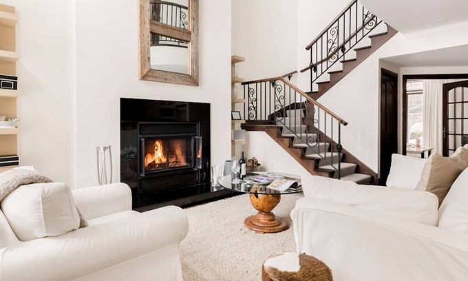 Mont-Tremblant Pedestrian Village Condo | Ideal Bondurant Village Home Near Tremblant Attractions