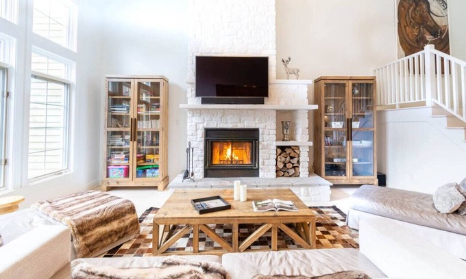 Mont-Tremblant Apartment | Experience Panache 632: Elegant Chalet with Ocean View