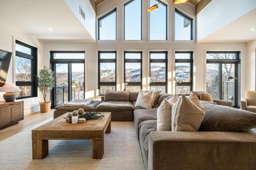Mont-Tremblant House | Family-Friendly Verbier Retreat with Pool and Spa Amenities
