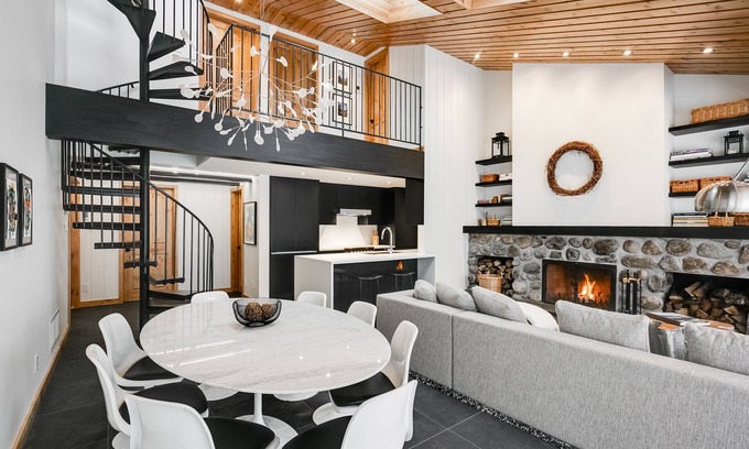 Mont-Tremblant House | Guest Rated 10/10: Tremblant Ski In/Out Nansenhus Townhouse
