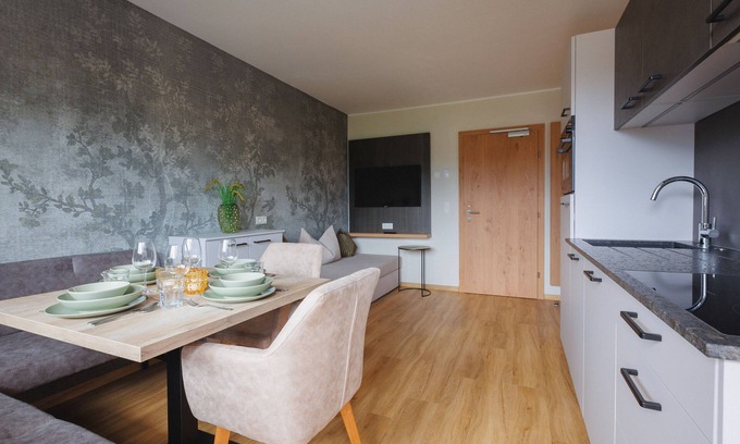 Kaltenbach Apartment | Modern and Cozy Apartment for 2-3 with Spa & Breakfast