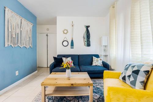 East Little Havana Apartment | Stylishly Decorated Miami 1 Bedroom Apartment for Families