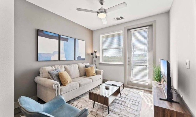 Montopolis Apartment | Trendy 1BR King Suite Near Downtown with Fast WiFi