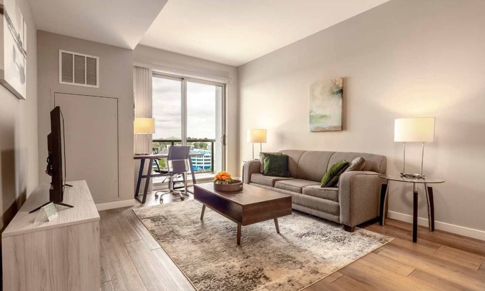 Stamford Apartment | Trendy Apt On Harbor With Gym