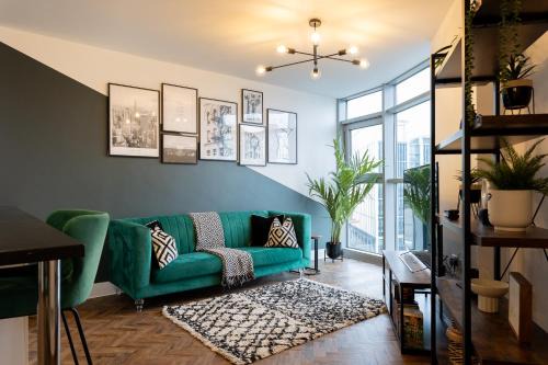 Cardiff City Centre Apartment | Trendy City Centre Apartment with Free Parking & High Ratings