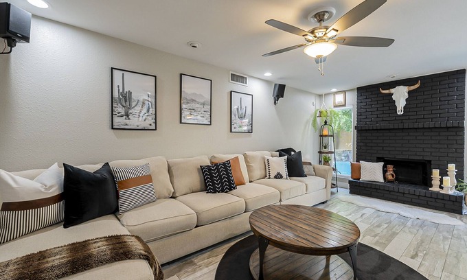 Dobson Ranch House | Trendy Desert Oasis: Guest Rated 9.8 with Pool & Spa