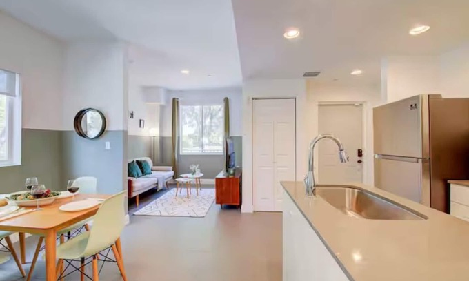 Allapattah Apartment | Trendy Altitude Haven Apt 1B/2B Steps from Miami Beach