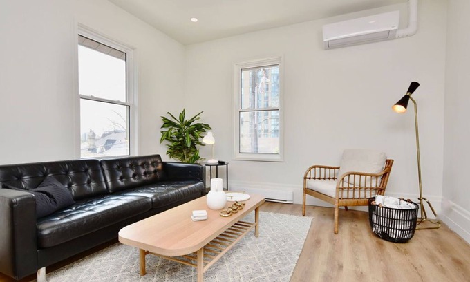 Barrie Apartment | Trendy Lake View Suite in the Heart of Downtown
