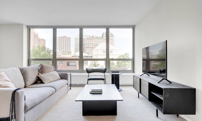 Lake View East Apartment | Trendy Lakeview 1BR with Deck, Pool & Gym near Lincoln Park