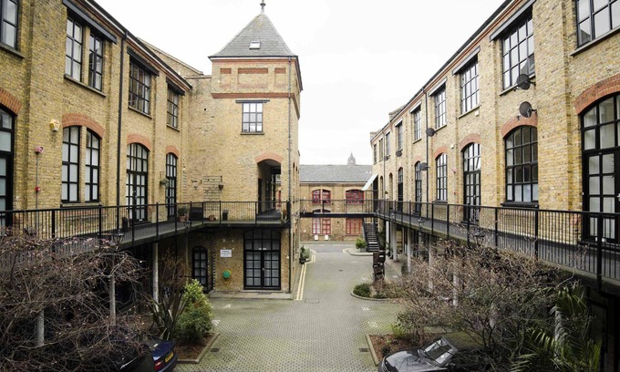 Shacklewell Apartment | Modern Dalston Loft with Parking, Wifi & Great Amenities