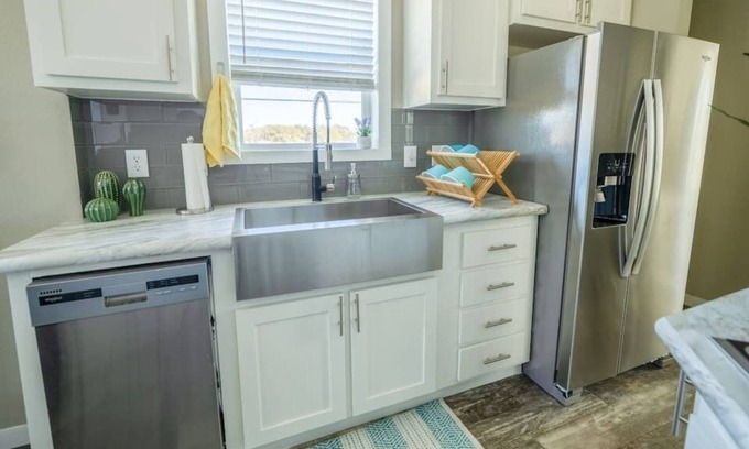 Austin House | ☆Trendy micro home in new South Austin community☆