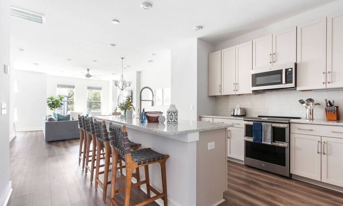 North Charleston House | Pet Friendly Park Circle Home Near Downtown & Charleston Beaches