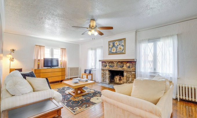 South Euclid Apartment | Trendy South Euclid Apartment - Close to Cleveland Clinic