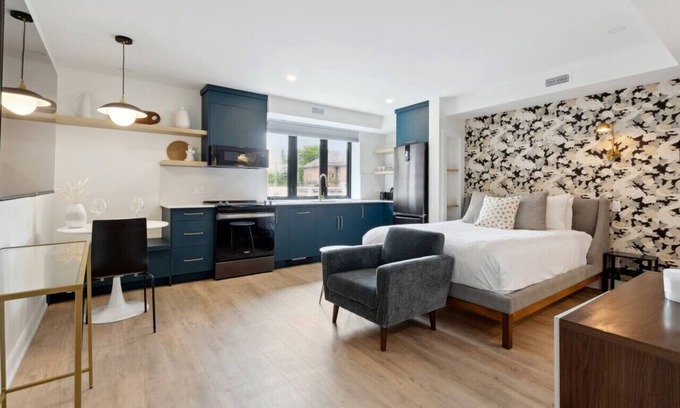 Collingwood Condo | Trendy Studio Apartment in Downtown Collingwood - 146 Hurontario Unit 3