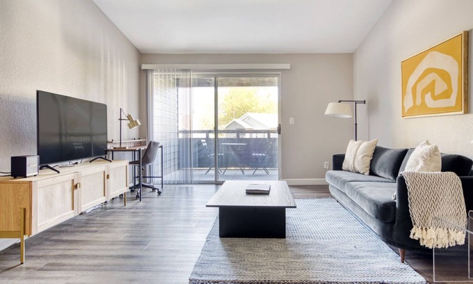 Sunnyvale Apartment | Trendy Sunnyvale 2BR Retreat with Pool and Gym Access