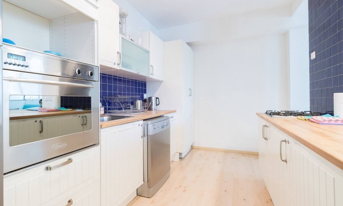 Emek Refaim Apartment | Modern Two Bedroom Retreat in Vibrant German Colony