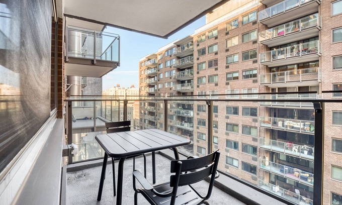 Manhattan Valley Apartment | Trendy 1BR in UWS with Doorman, Gym & Near Central Park
