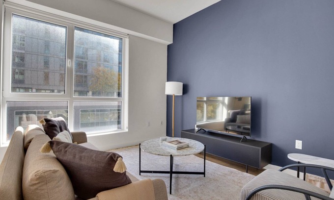 Manhattan Valley Apartment | Trendy UWS Jr 1BR with Elevator & W/D near Central Park