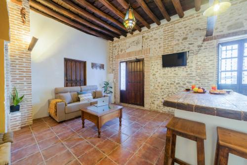 Genil Apartment | TrendyHomes Alhambra: Family-Friendly Retreat Awaits You