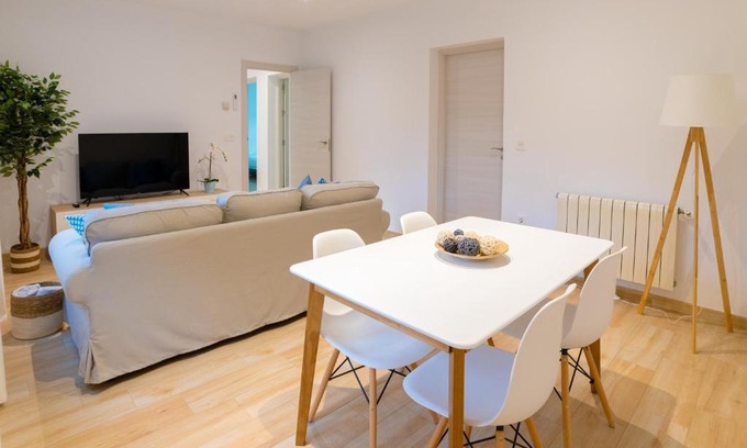 Plaza de Toros-Doctores-San Lazaro Apartment | Modern TrendyHomes Granada: 9.4 Rated, Family-Friendly Stay