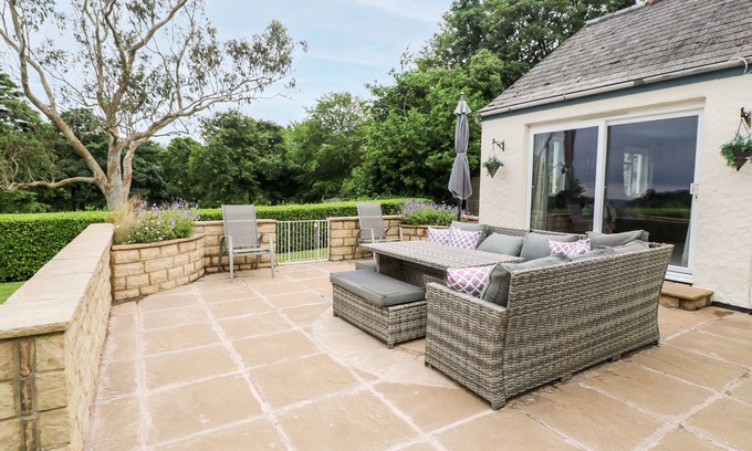 Helford Passage Cottage | Pet-Friendly Trenoweth Sea View with Garden in St Keverne