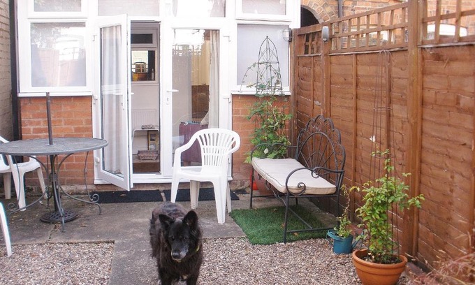 Newark House | Pet-Friendly Retreat at Trent Cottage – Rated 8.9/10