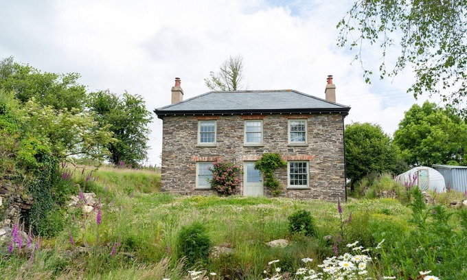 Luckett Cottage | TREOVIS FARM, family friendly, with open fire in Kelly Bray