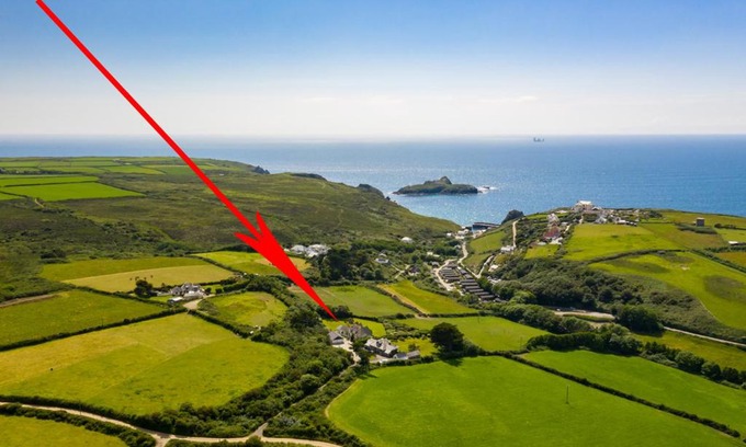 Mullion Bed & Breakfast | Top-Rated Trerhose B&B with Ocean View Awaits You