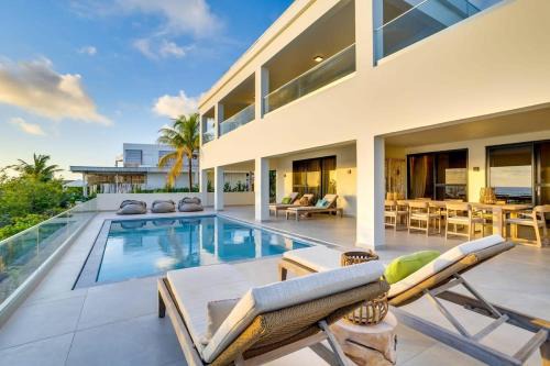 Sabadeco Villa | Explore Tres Ojos: A Premier 4-Star Stay in Sabadeco