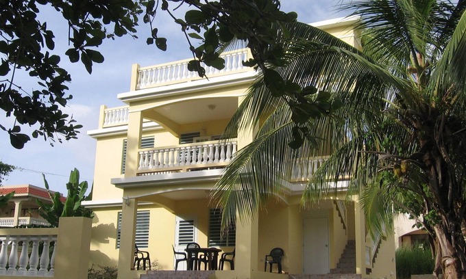 Ensenada House | Guest Rated 10/10: Tres Palmas Steps Beach with Rooftop Deck