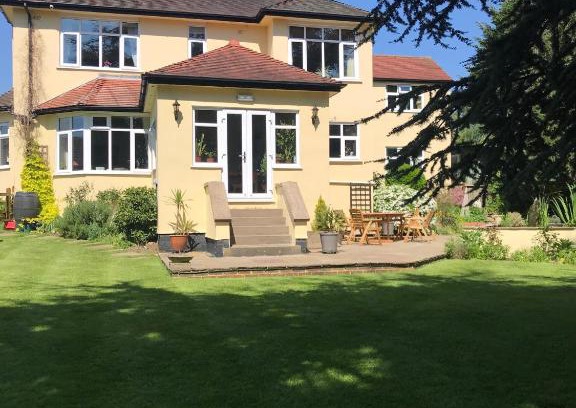 Melton Mowbray Bed & Breakfast | Discover Tresillian House: 4-Star Pet-Friendly Retreat