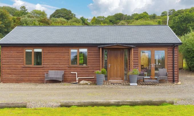 Saint Breward Cottage | Pet-Friendly Tressa with Hot Tub in St Breward, Rated 10/10