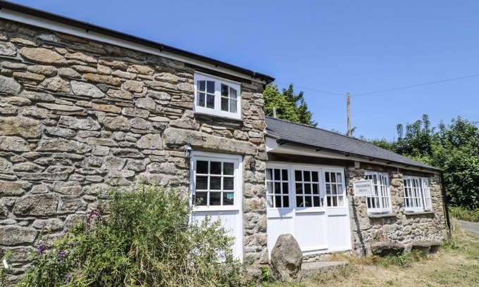 Lower Trengale Cottage | Treverbyn Smithy: Pet-Friendly Holiday Cottage in St Neot