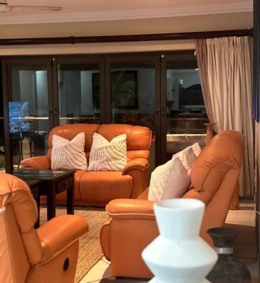 Shelly Beach Apartment | Oceanfront Trevi Apartment with Breathtaking Sea Views