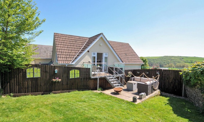 Launceston Cottage | Pet-Friendly TREVIEW: Characterful Cottage in Launceston